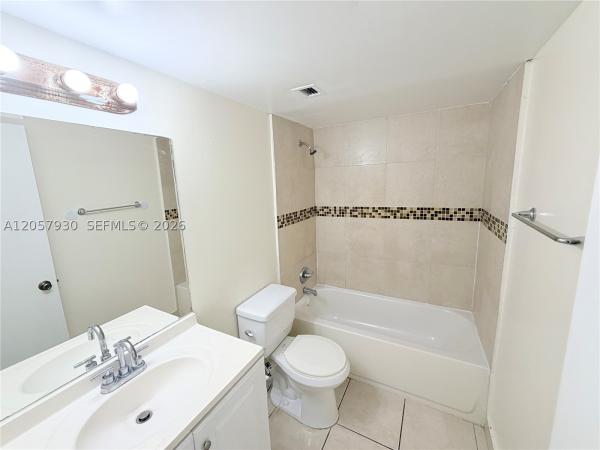 496 NW 165th Street Rd #D-409, Unincorporated Dade County, Florida 33169, image 3
