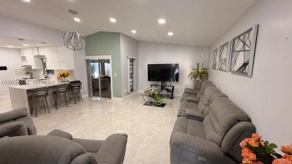 15363 SW 77th Ln, Unincorporated Dade County, Florida 33193, image 2