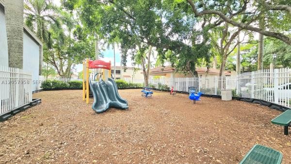 9850 NW 3rd Ct #2, Plantation, Florida 33324, image 2