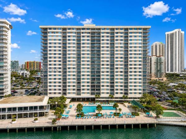 Arlen House Central, 300 Bayview Dr #807, Sunny Isles Beach, Florida 33160, image 2