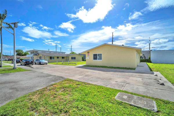 Victory Heights, 357 Phippen Waiters Rd #1-2, Dania Beach, Florida 33004, image 2