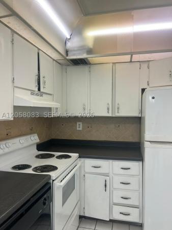 Tall Trees, 16465 NE 22nd Ave #419, North Miami Beach, Florida 33160, image 2