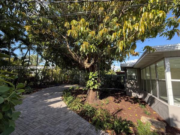 Oceanside Isle Of Normandy, 1116 Biarritz Dr, Miami Beach, Florida 33141, image 2