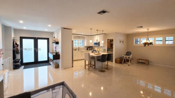 Highland Manor, 565 NE 179th Dr, North Miami Beach, Florida 33162, image 1