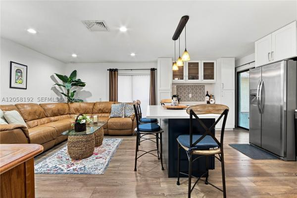Patio Homes 2 At Country Isles, 2083 Montpeliar, Weston, Florida 33326, image 2