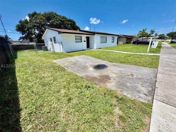Andrew Manor Estates, 1101 NW 201st St, Miami Gardens, Florida 33169, image 2