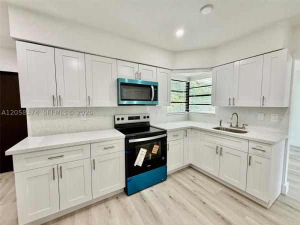 Andrew Manor Estates, 1101 NW 201st St, Miami Gardens, Florida 33169, image 1