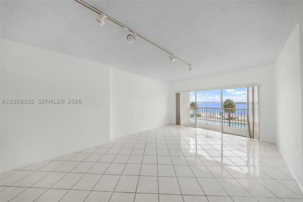 Arlen House Central, 300 Bayview Dr #202, Sunny Isles Beach, Florida 33160, image 3