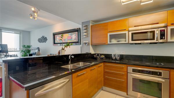 Miami, Florida 33132, image 1