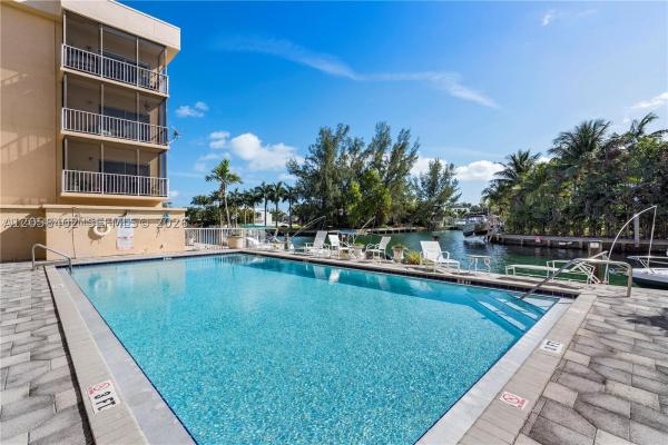 Keystone Bay, 2640 NE 135th St #406, North Miami, Florida 33181, image 2