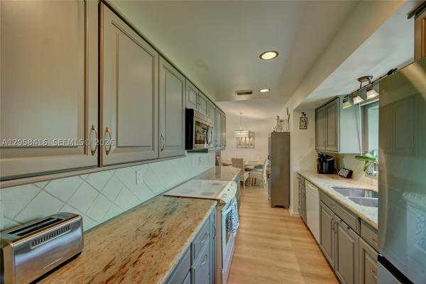 Circle Aire, 2523 Wabash Dr, North Palm Beach, Florida 33410, image 1