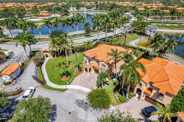 Lakeview Courts At Jacaranda, 9005 W Sunrise Blvd, Plantation, Florida 33322, image 3