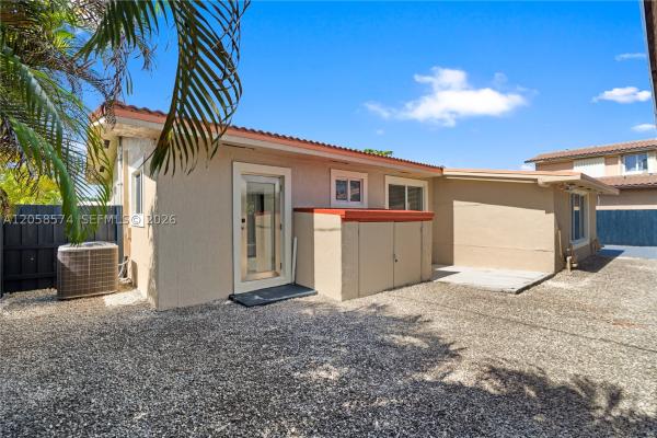Palm Springs, 661 W 50th Pl, Hialeah, Florida 33012, image 1