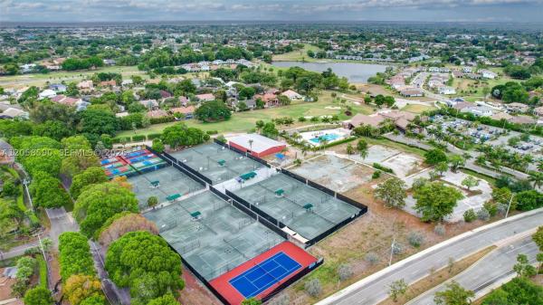 Bonaire At Woodmont, 7653 NW 79th Ave #312, Tamarac, Florida 33321, image 2
