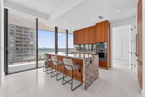 Una Residences, 175 SE 25th Rd #604, Miami, Florida 33129, image 3
