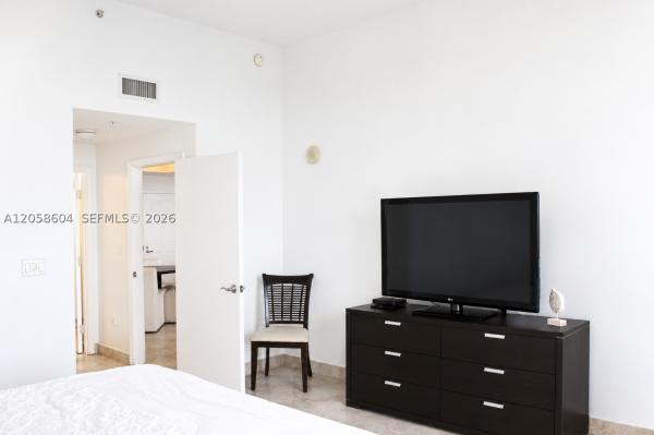 La Perla, 16699 Collins Ave #1003, Sunny Isles Beach, Florida 33160, image 1