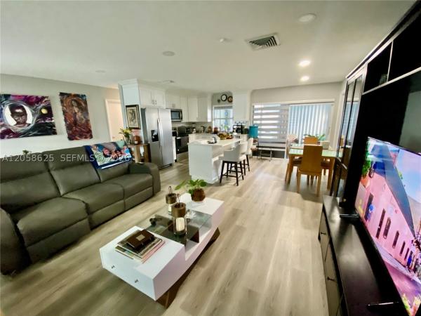 Palm Beach Leisureville, 2374 SW 11th Ave, Boynton Beach, Florida 33426, image 2