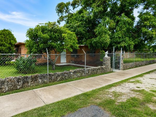 10200 SW 171st St, Unincorporated Dade County, Florida 33157, image 2