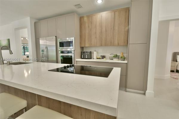 Mariposa Pointe, 1515 Passion Vine Cir #2-1, Weston, Florida 33326, image 2