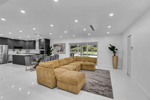 15230 NE 2nd Ave, Unincorporated Dade County, Florida 33162, image 2