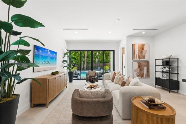 Pomelo Park, 3350 SW 28th Ter, Miami, Florida 33133, image 2