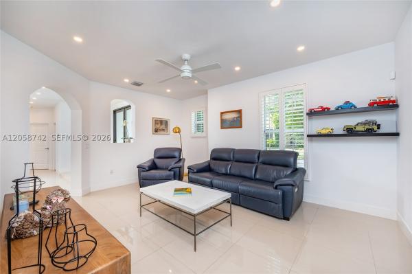 Tuscany Estates & Villas, 8425 SW 138th St, Palmetto Bay, Florida 33158, image 3