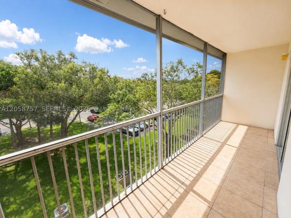 Ivanhoe At Century Village, 1301 SW 135th Ter #406J, Pembroke Pines, Florida 33027, image 1