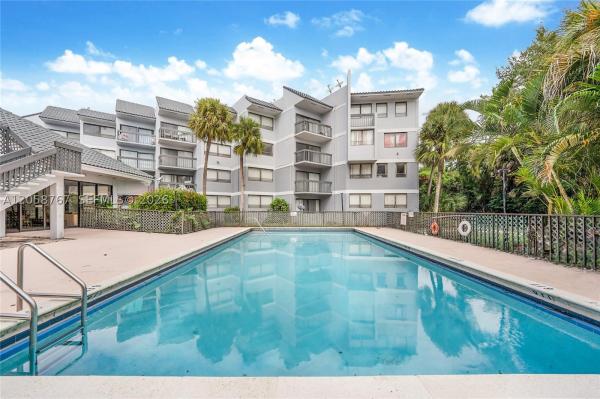 Presidential Golfview, 1850 N Congress Ave #311, West Palm Beach, Florida 33401, image 2
