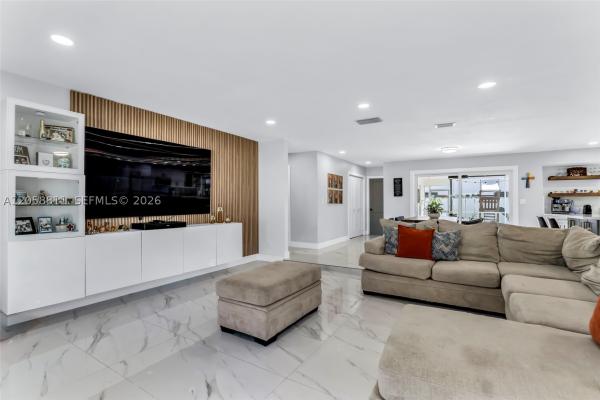 Pembroke Lakes, 2130 NW 106th Ave, Pembroke Pines, Florida 33026, image 2
