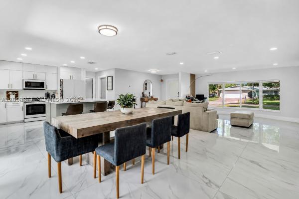Pembroke Lakes, 2130 NW 106th Ave, Pembroke Pines, Florida 33026, image 1