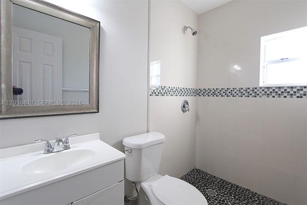 14340 Graves Dr, Unincorporated Dade County, Florida 33176, image 2