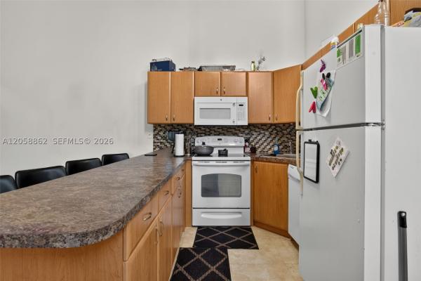 Orchard Lake Townhouses, 2422 NW 55th Ter, Lauderhill, Florida 33313, image 3