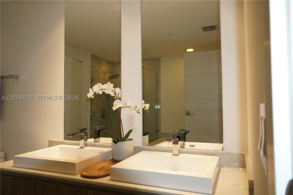 Miami, Florida 33130, image 1