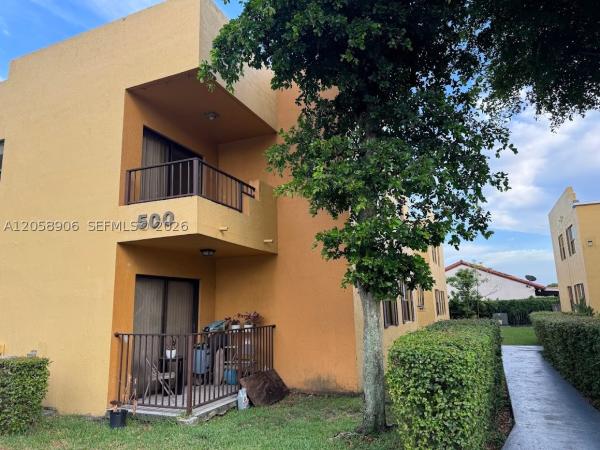 Soleil Lake, 500 NW 114th Ave #201, Sweetwater, Florida 33172, image 1