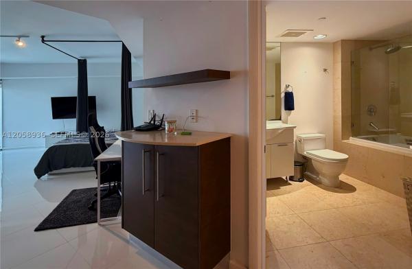 Icon Brickell Tower 1, 475 Brickell Ave #5008, Miami, Florida 33131, image 2