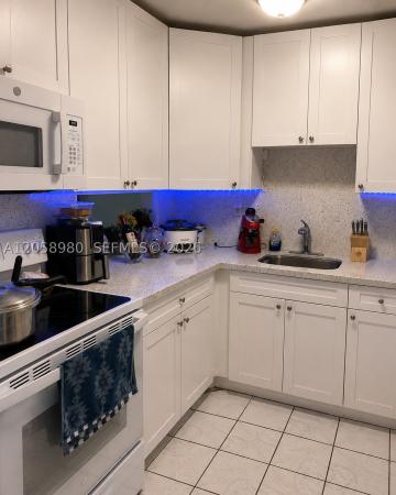 Palm Springs Gardens, 110 Royal Palm Rd #208, Hialeah Gardens, Florida 33016, image 1