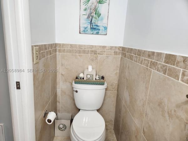 Hollywood Gardens, 3321 Farragut St #7H, Hollywood, Florida 33021, image 2