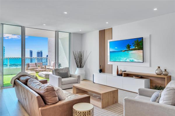 Aventura Marina 2, 3330 NE 190th St #UPH-11, Aventura, Florida 33180, image 2