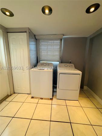 North Bay White House, 1770 79th Street Cswy #D315, North Bay Village, Florida 33141, image 1