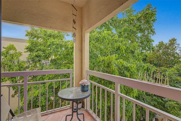 Las Vistas At Doral, 8290 Lake Dr #538, Doral, Florida 33166, image 1