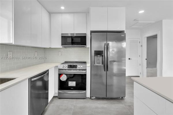 Sans Souci Estates, 11900 N Bayshore Dr #206, North Miami, Florida 33181, image 2