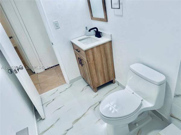 Loch Lomond West, 7011 Crown Gate Ct, Miami Lakes, Florida 33014, image 1