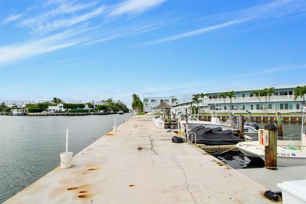 The Fairmont House, 2700 NE 135th St #12, North Miami, Florida 33181, image 3