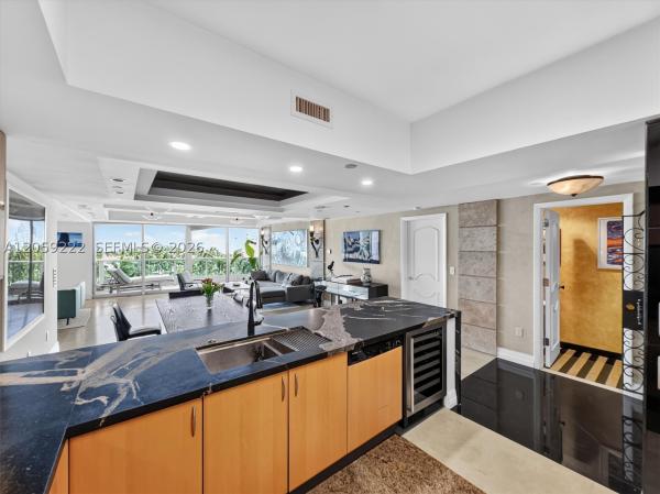 Il Villaggio On South Beach, 1455 Ocean Dr #704, Miami Beach, Florida 33139, image 1