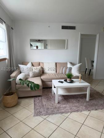 Octagon Towers, 1881 Washington Ave #10F, Miami Beach, Florida 33139, image 2