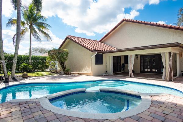 Old Orchard, 3160 Peachtree Cir, Davie, Florida 33328, image 2