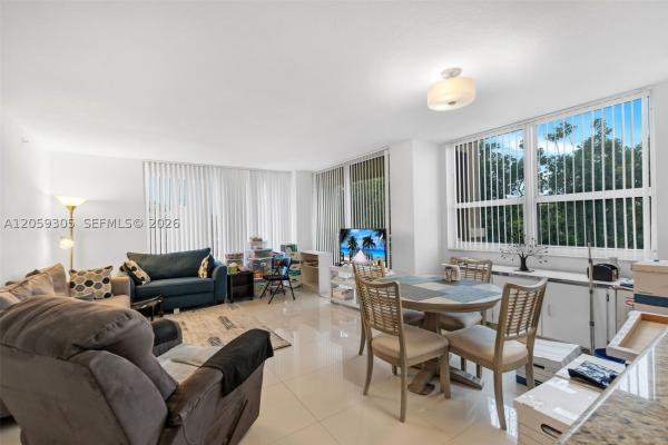 Turnberry On The Green, 19501 W Country Club Dr #309, Aventura, Florida 33180, image 2