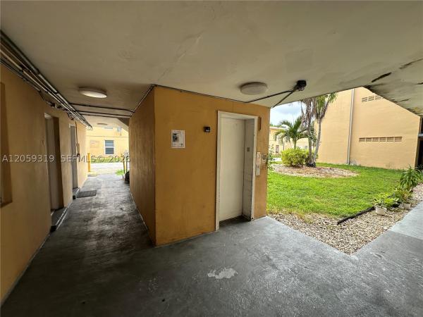 3855 SW 79th Ave #27, Unincorporated Dade County, Florida 33155, image 2