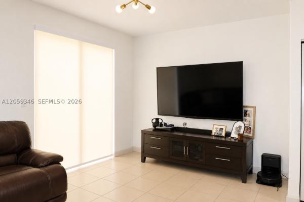 Fiji, 132 SE 28th Pl #4, Homestead, Florida 33033, image 3
