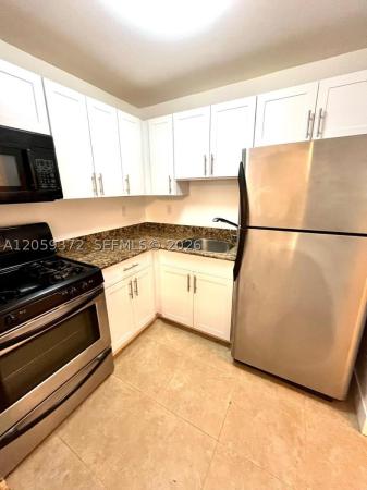 Villagio At Palmetto Bay, 14500 SW 88th Ave #119, Palmetto Bay, Florida 33176, image 2